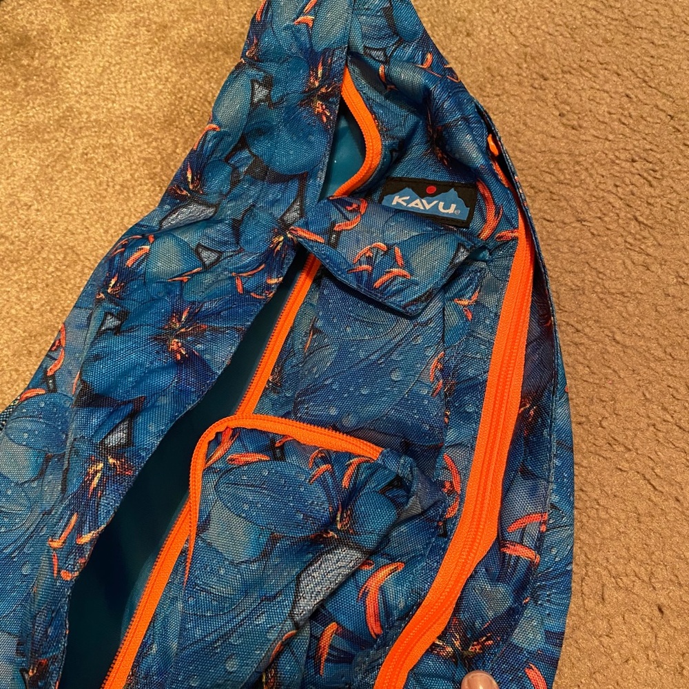 KAVU rope bag- lightly used- great condition.